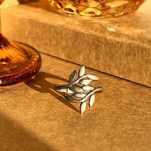 Vintage Sterling Silver Vine Leaf Ring Size 9.25